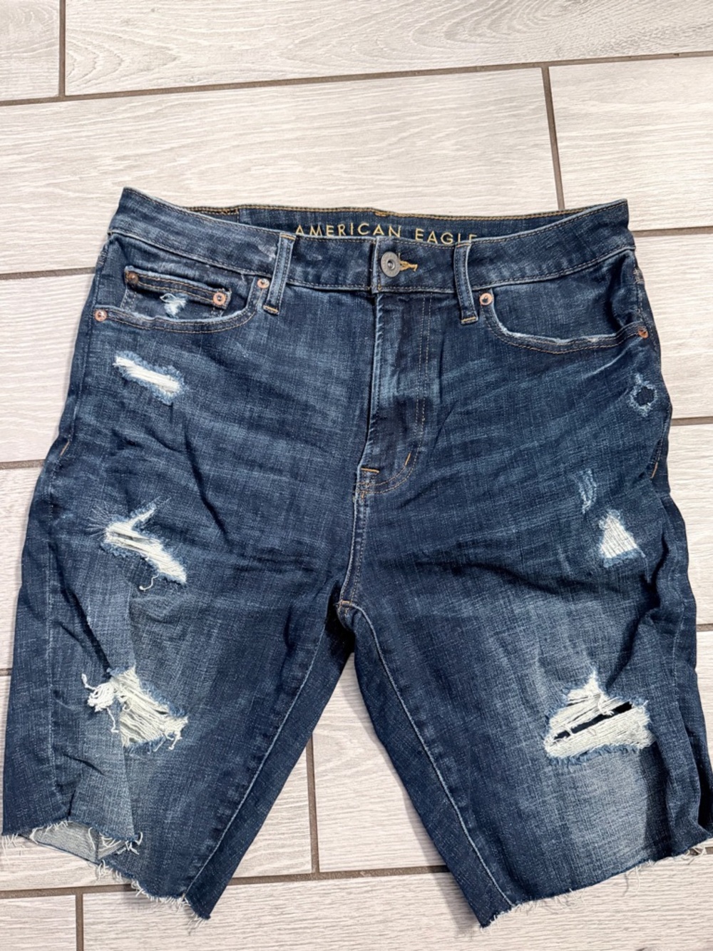 American Eagle Outfitters Men's Distressed Dark Indigo Cutoff Shorts size 32